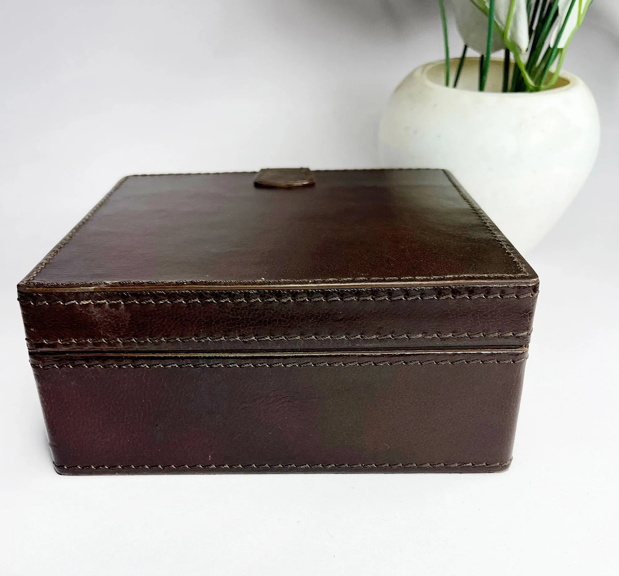 Divine Leather Jewelry Box - Brown