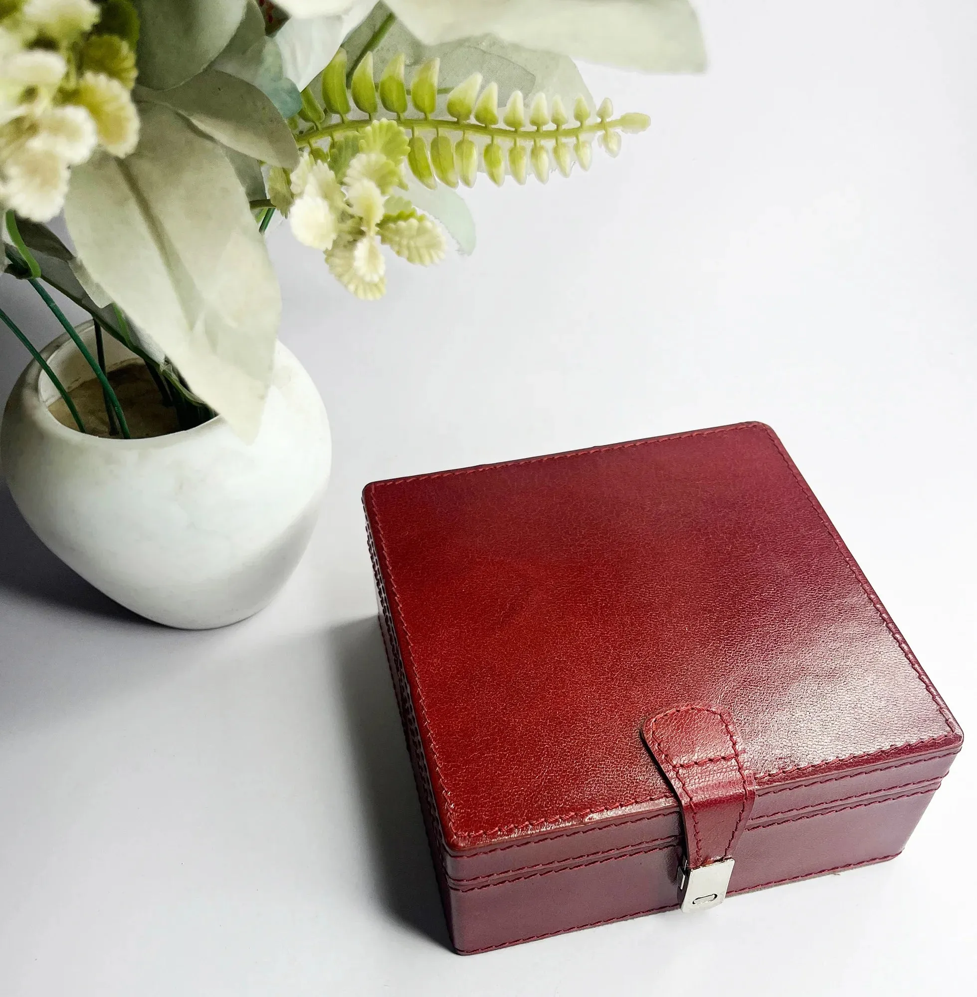 Divine Leather Jewelry Box - Red