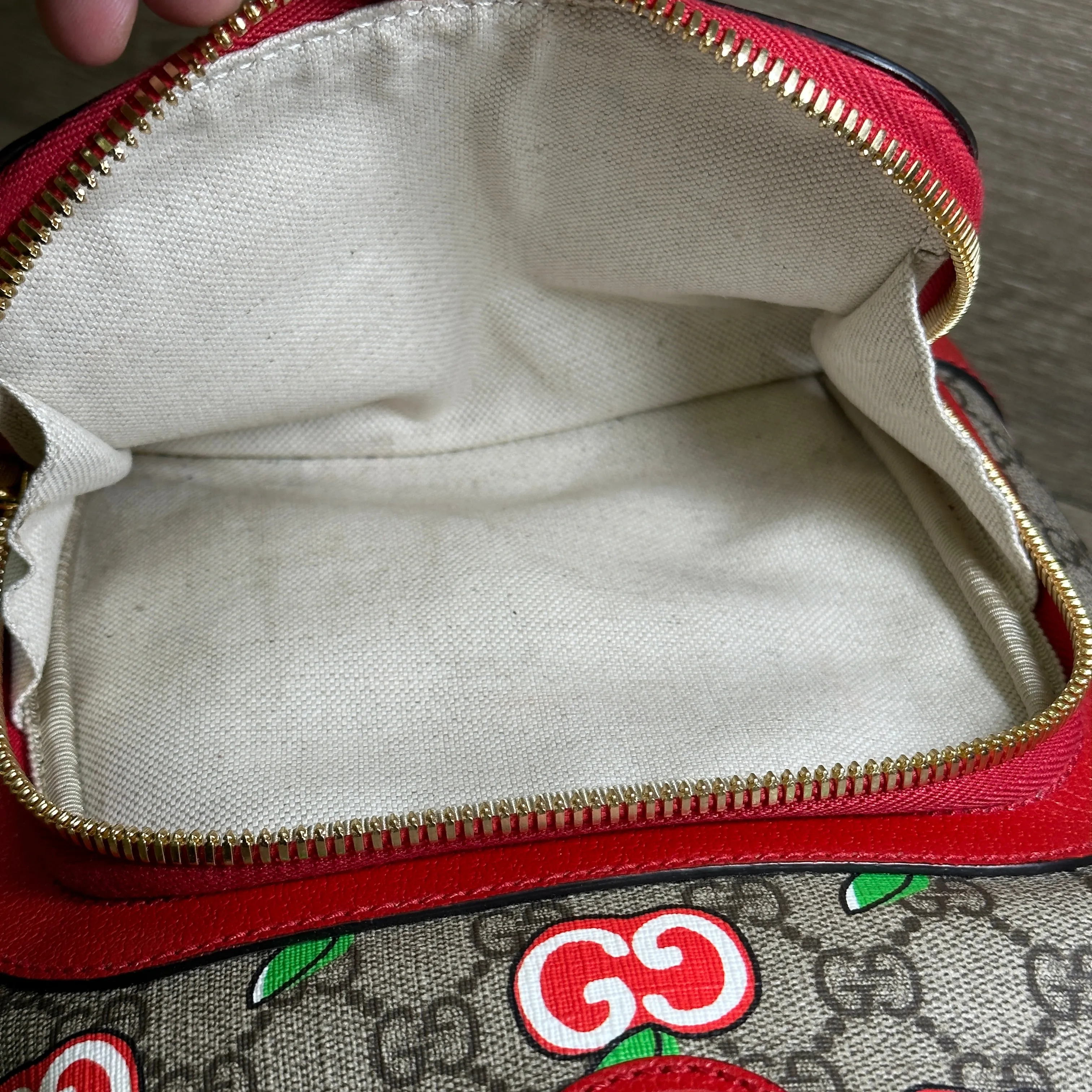 Gucci GG Supreme Canvas Interlocking Apple Backpack