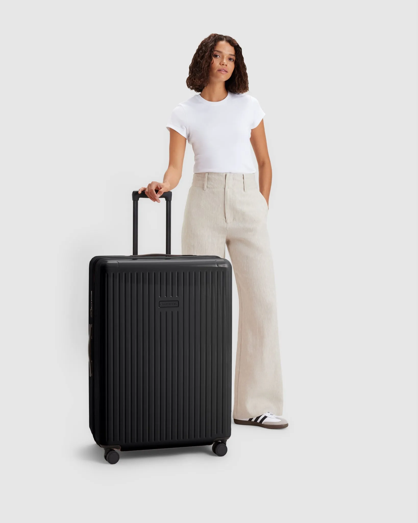 Large Check In Suitcase - Onyx Black