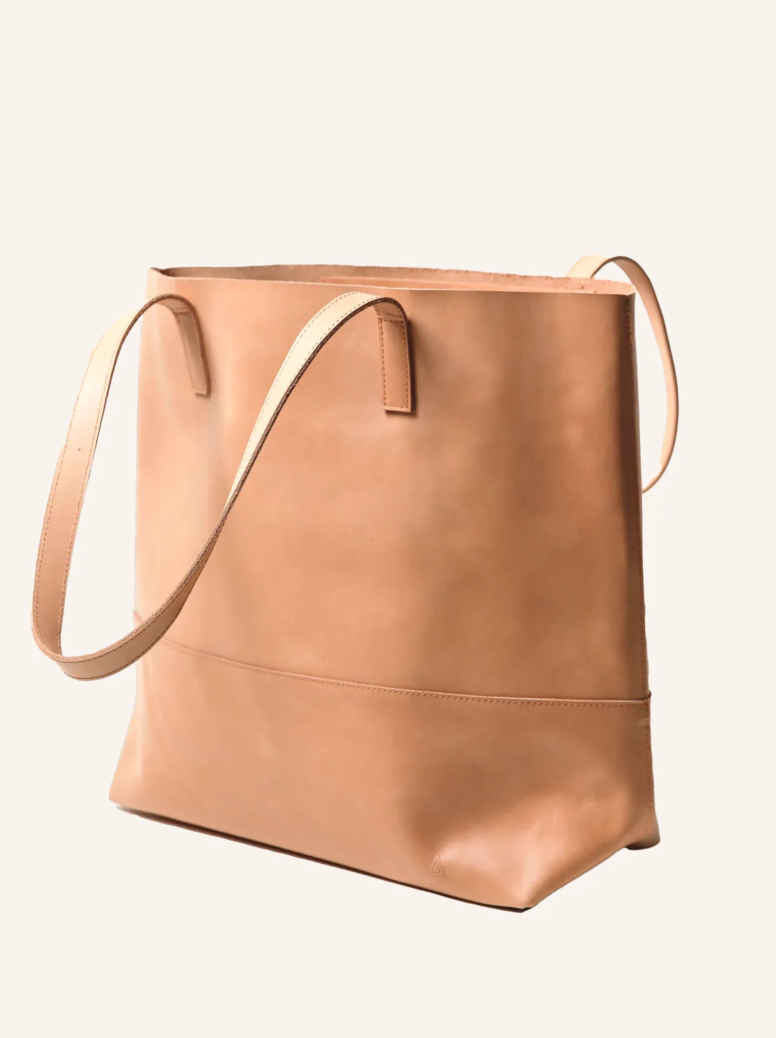 Mamuye Classic Tote in Caramel