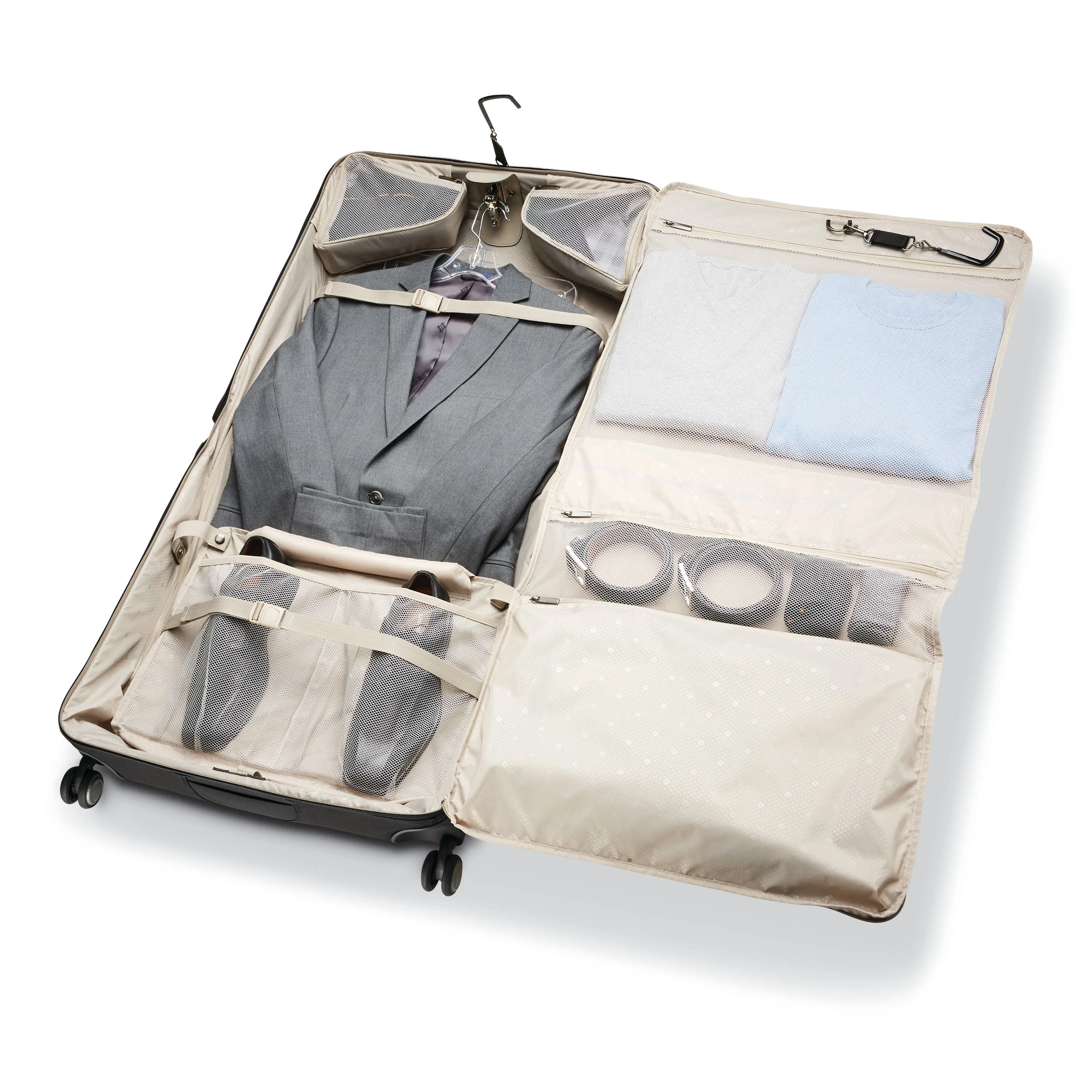 Silhouette 17 Spinner Garment Bag