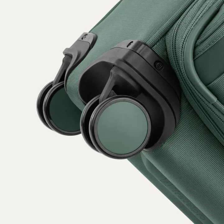 VersaPack  Carry-On Spinner